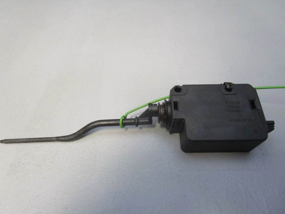 Stellelement Zentralverriegelung Tankklappe für BMW 3 TOURING (E46) 320D 6923973 - Imagem 3 de 4