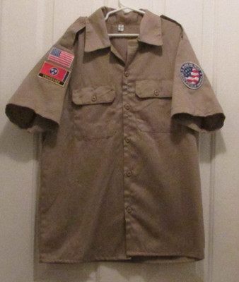Grand Wish sz.14 Boy's Khaki short Sleeve shirt w/Patriotic & TN badges on