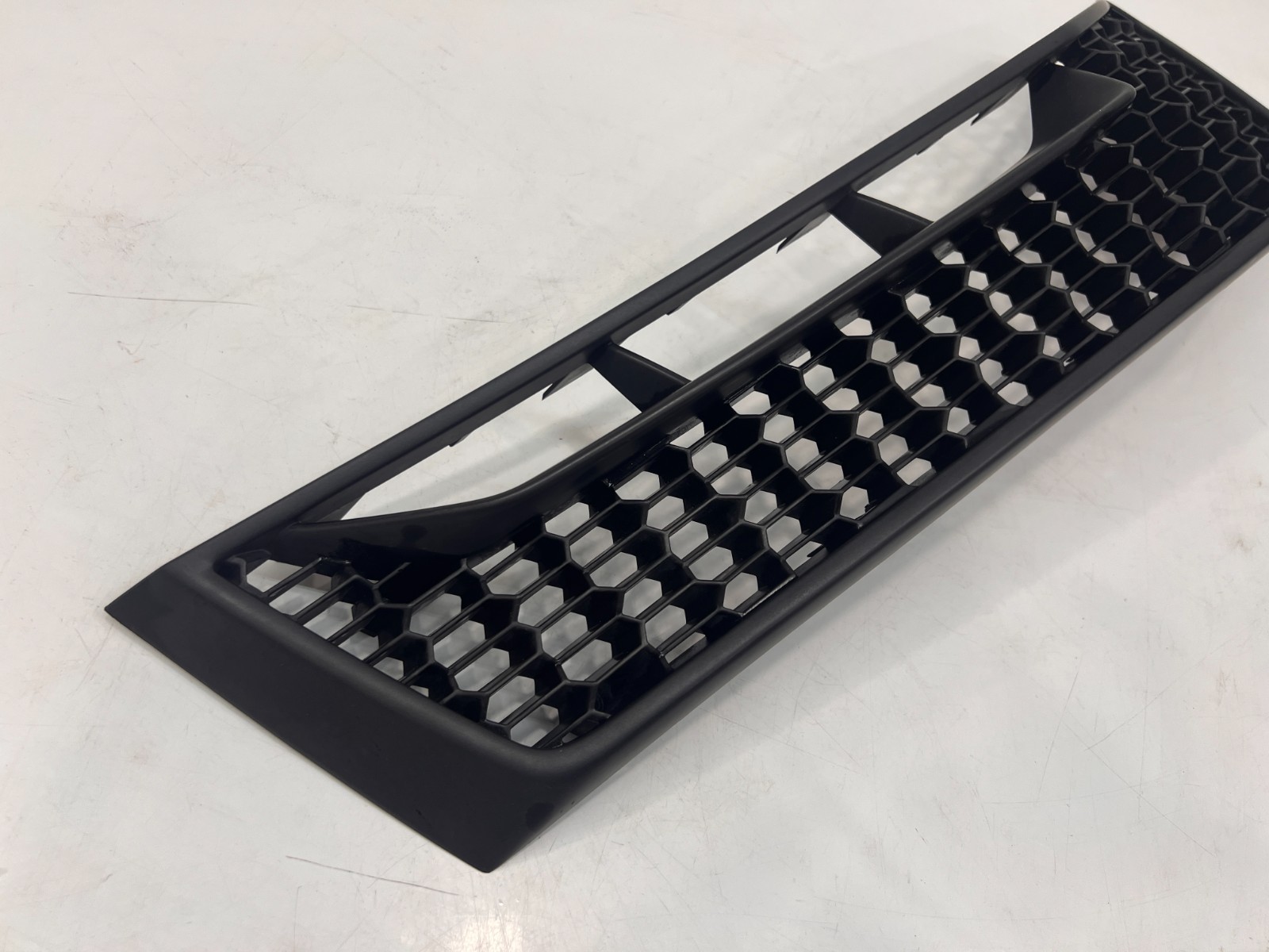 LAMBORGHINI AVENTADOR LP740 REAR RIGHT RH PASSENGER BUMPER GRILL OEM 470807676C