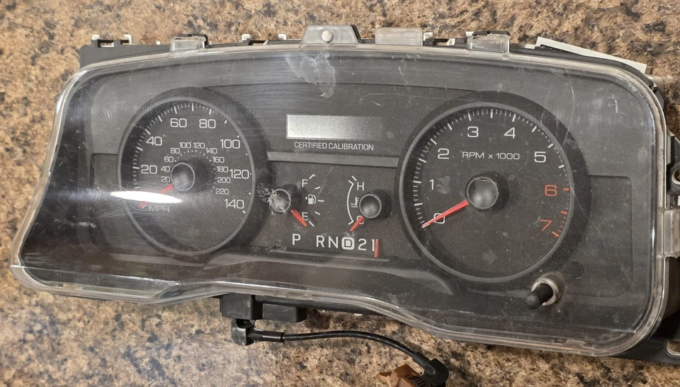Velocímetro Ford Crown Victoria P71 2009-2011 certificado Foto 2 de 3