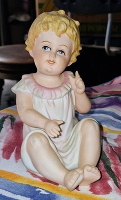  Vintage Bisque Porcelain Sitting Piano Baby Girl #7534 Andrea by Sadek Japan 5''