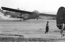WW2 PICTURE PHOTO US US WACO GLIDER LAND D-DAY 6999