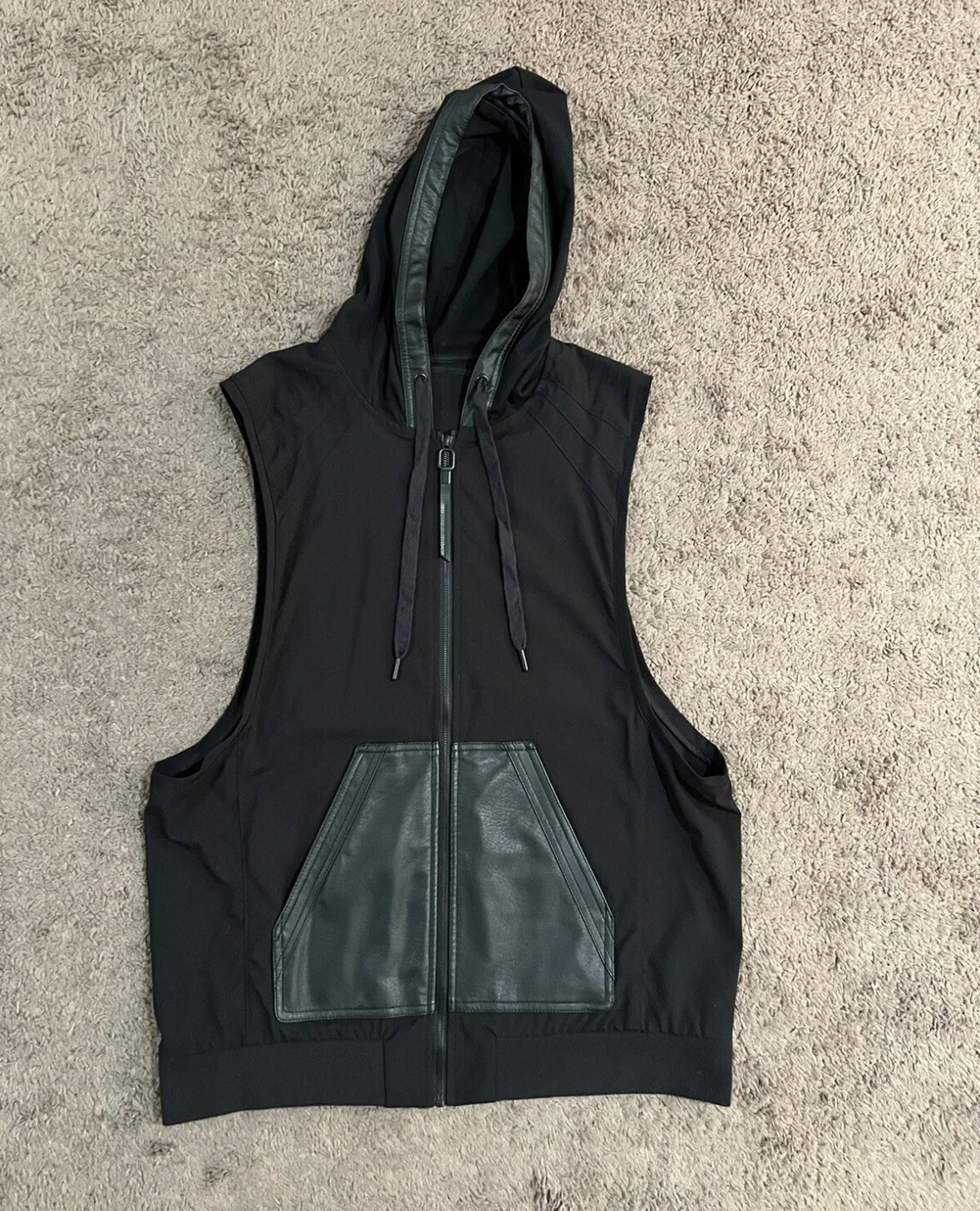 Zara Men’s Black Hooded Vest W/Faux Leather Detail Si… Gem