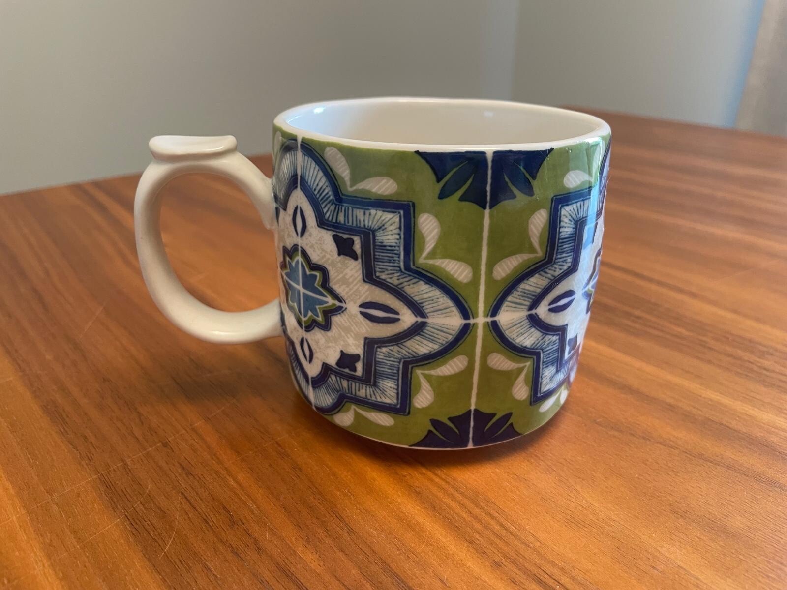 Anthropologie Festive Bistro Tile Monogram Letter ‘O’ Mug NEW