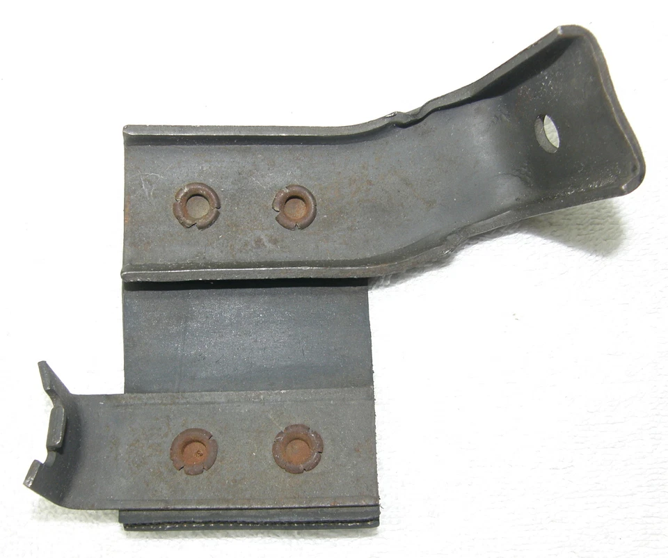 NOS 1965-66 Oldsmobile 98 Delta 88 Starfire Jetstar RH Exhaust Resonator Hanger - Image 2 of 4