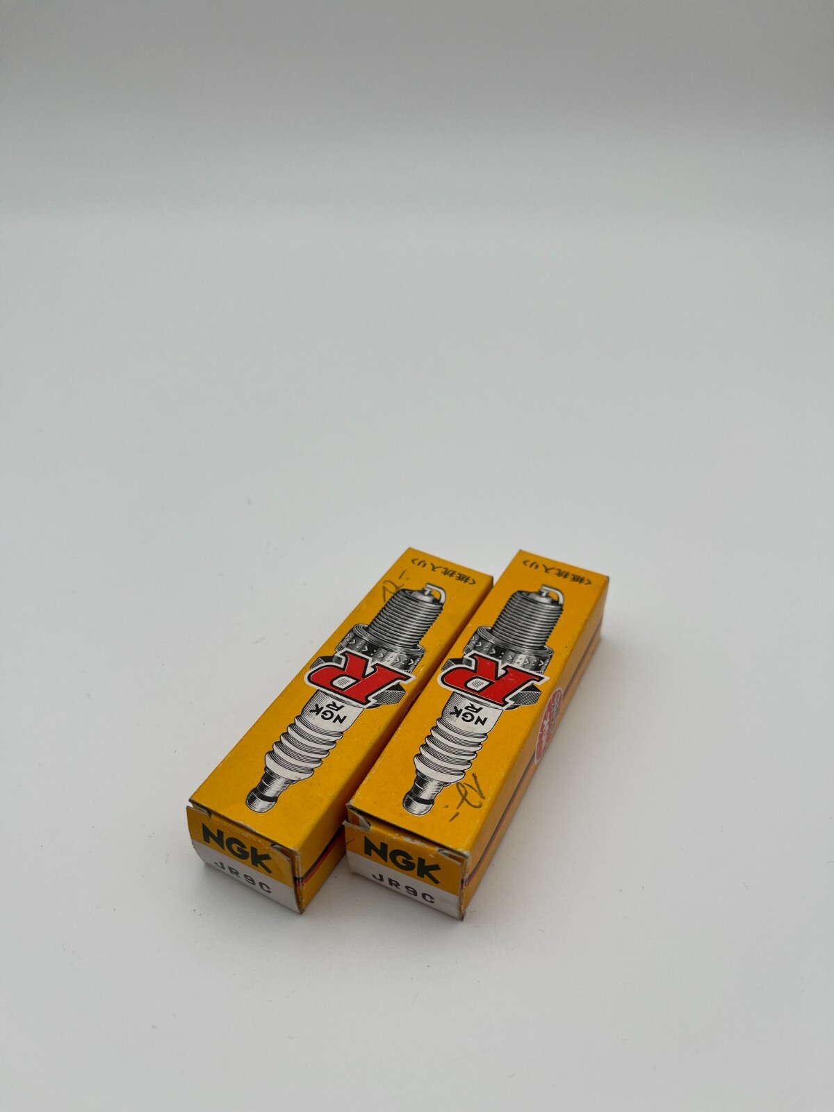 2x NGK JR9C Spark Plug Suzuki GSX 750 F GSX750F #12995