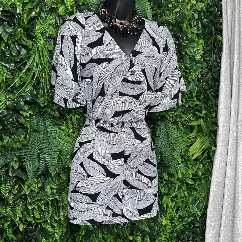 LOFT Mameluco Mujer 4P Negro Blanco Manga Acampanada Helecho Floral Pantalones Cortos Mono 2193 Foto 3 de 4