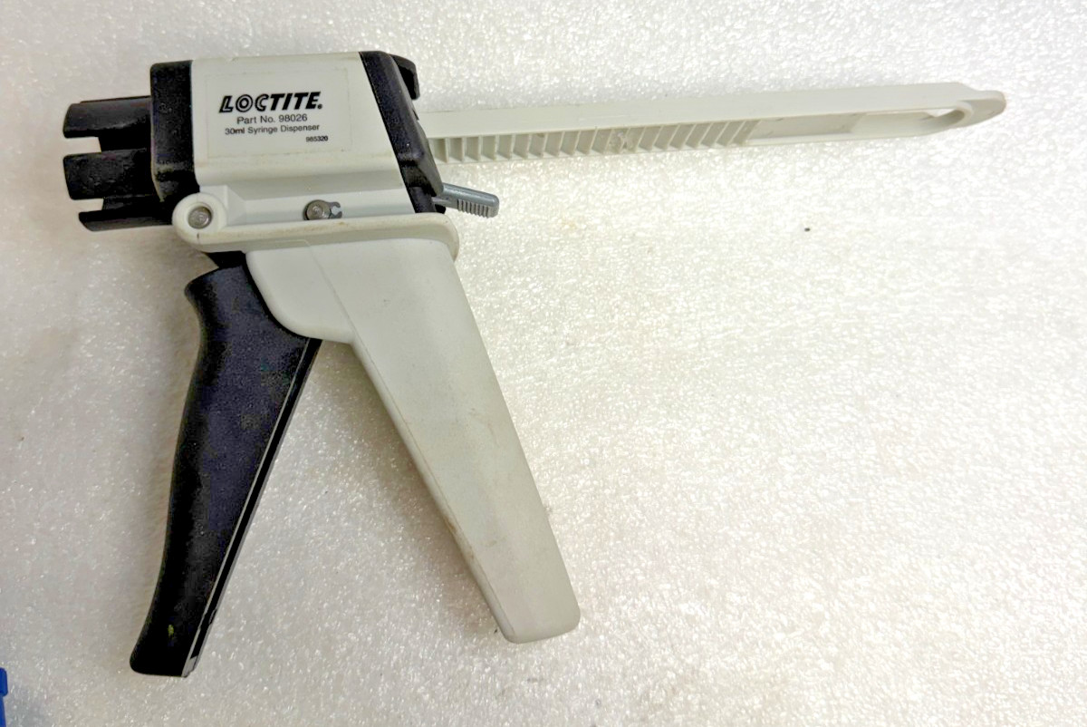 Loctite 98026- Handheld Manual Syringe Dispenser 30ml- comes with 3 tubes READ