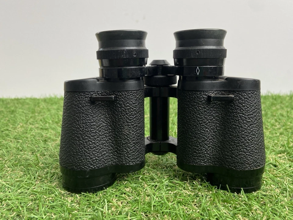 TASCO 8X 30 BINOCULARS MODEL 15 FIELD 393ft@ 1000yds (C23) - Image 4 of 4