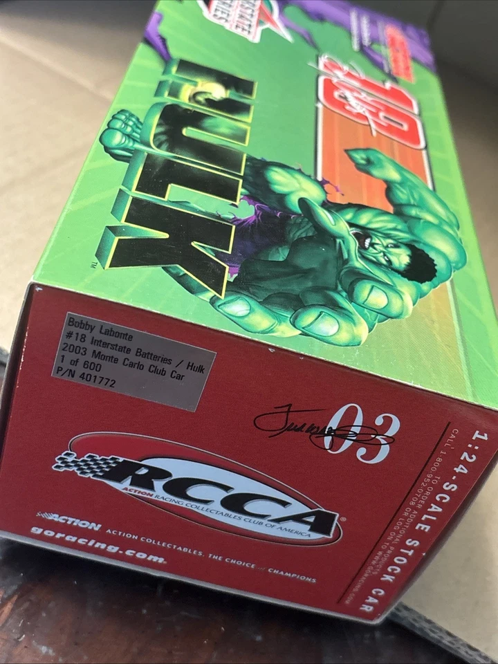 Coche con baterías interestatales Hulk fundidas a presión coleccionables 1:24 Foto 4 de 4