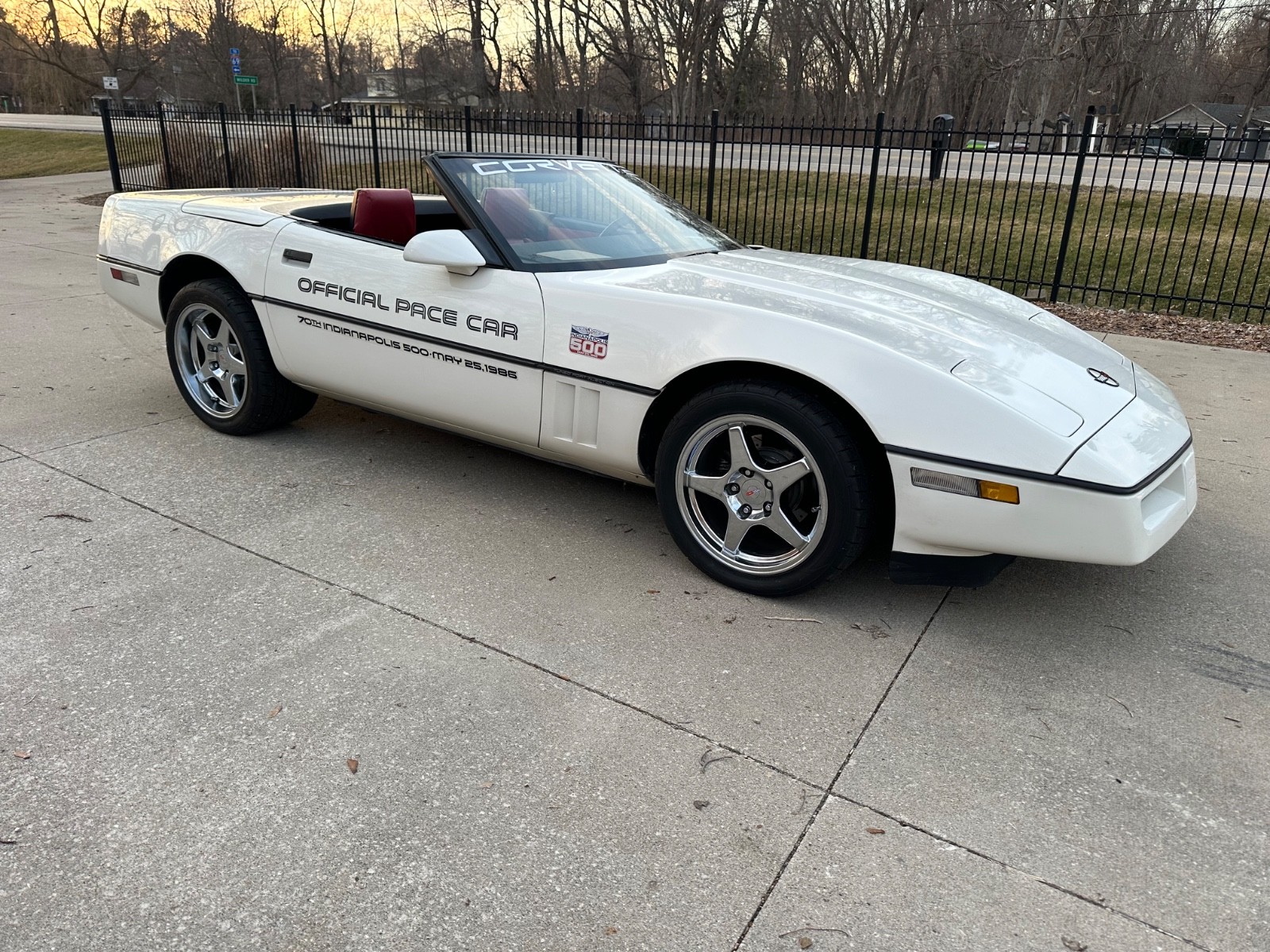 1987 White Chevrolet Corvette   | C4 Corvette Photo 5
