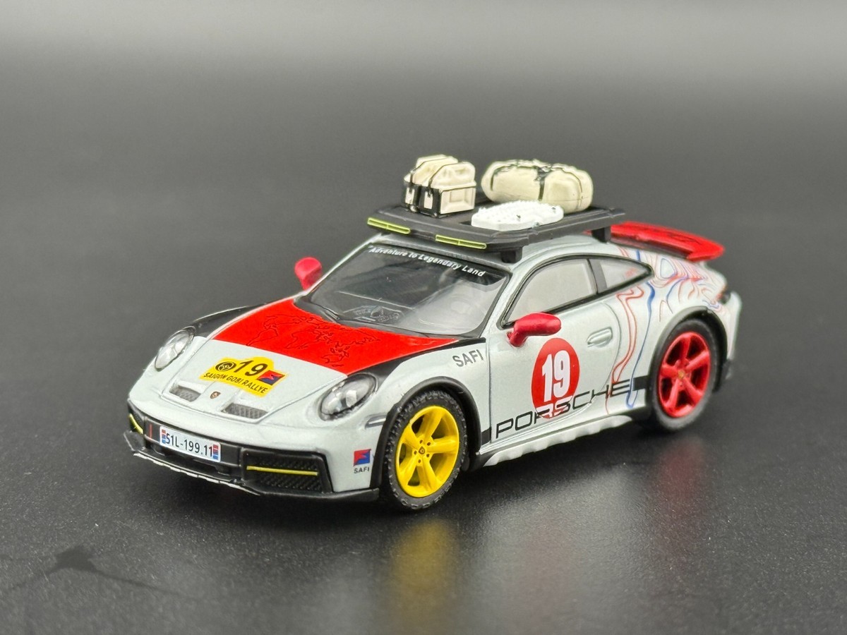 Mini GT Porsche 911 Dakar 