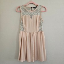 Love Culture Dress Womens Medium Light Pink Cream Floral Lace Elegant Block
