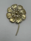 FLORAL GOLD TONE FLOWER BROOCH COSTUME JEWELRY PETALS VINTAGE PIN