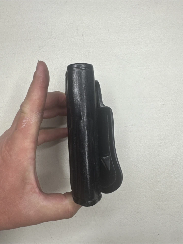 Escudo Tagua Smith And Wesson M&P, negro, diestro Foto 2 de 4