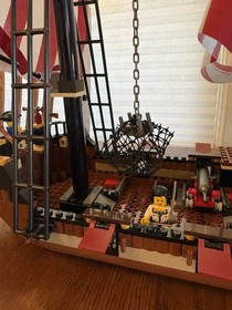 Lego Pirates 6243 Brickbeard's Bounty and 6239 Cannon Battle 99% Complete Sets