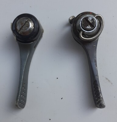 Paar Schalthebel für Rennrad gemarkt SHIMANO, Bolzenaufnahme