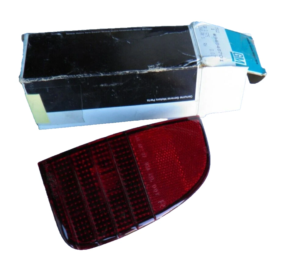 94848701 MARKER rear side assembly 1989-2002 Geo Prizm 1985-1988 Chevrolet Nova - Image 3 of 4