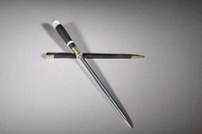 stylet corse manche en ébène noire, rouge et corne 67