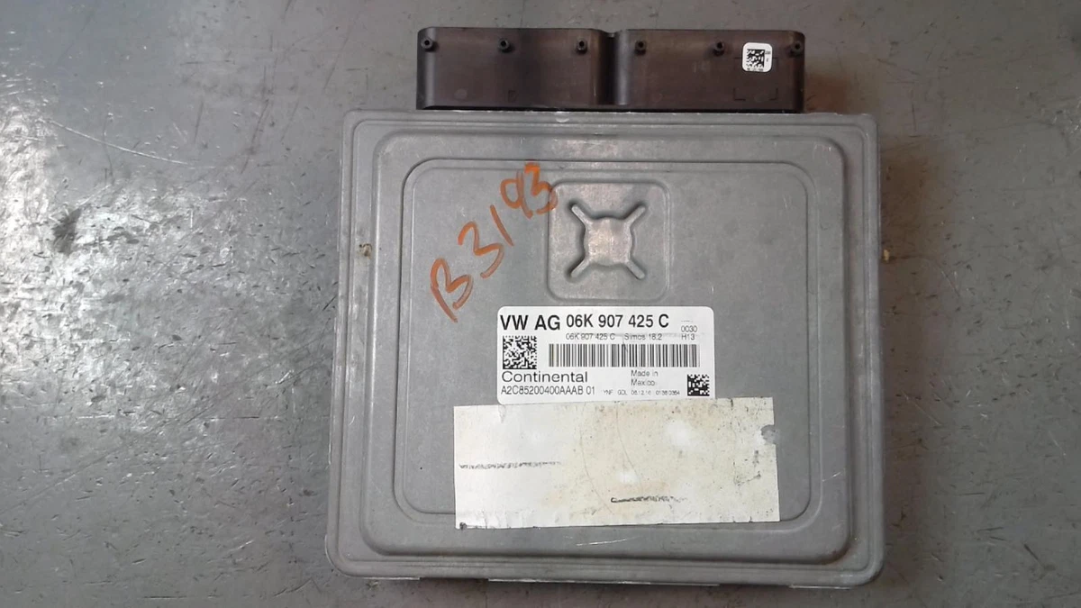 VOLKSWAGEN BEETLE Engine Control Module; 1.8L HW:06K907425C SW  