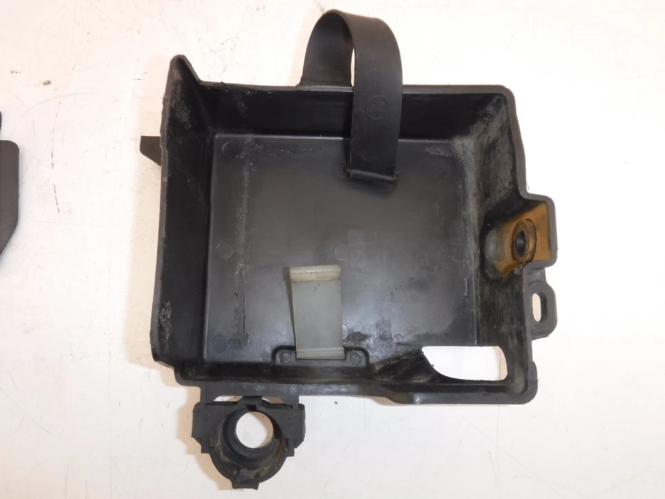 yamaha maxim 750 seca xj750 xj750m xj750r BATTERY TRAY BOX HOLDER - Image 3 of 4