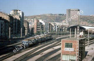 35mm Spain Railway Slide RENFE Series 433 No. 433 540 at Bilbao 1977 [W295]