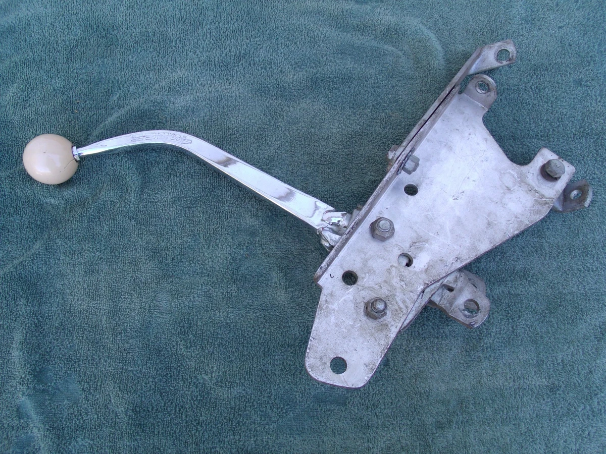 Vintage Hurst Dual Pattern w/Synchro Lock Saginaw 3 Speed Shifter w/ Knob 303702