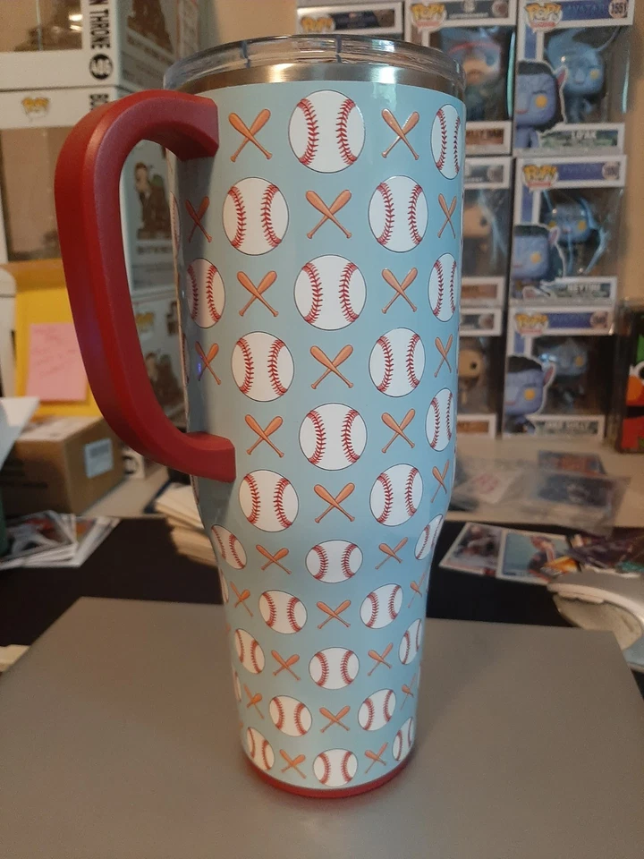 SWIG LIFE ! 40OZ MEGA MUG ( HOMERUN DESIGN )(BASEBALLS & BATS RAISED TEXTURE) !! - Image 2 of 4