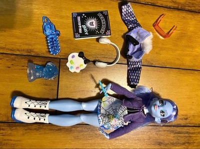 Monster High - Fearbook Abbey Bominable 