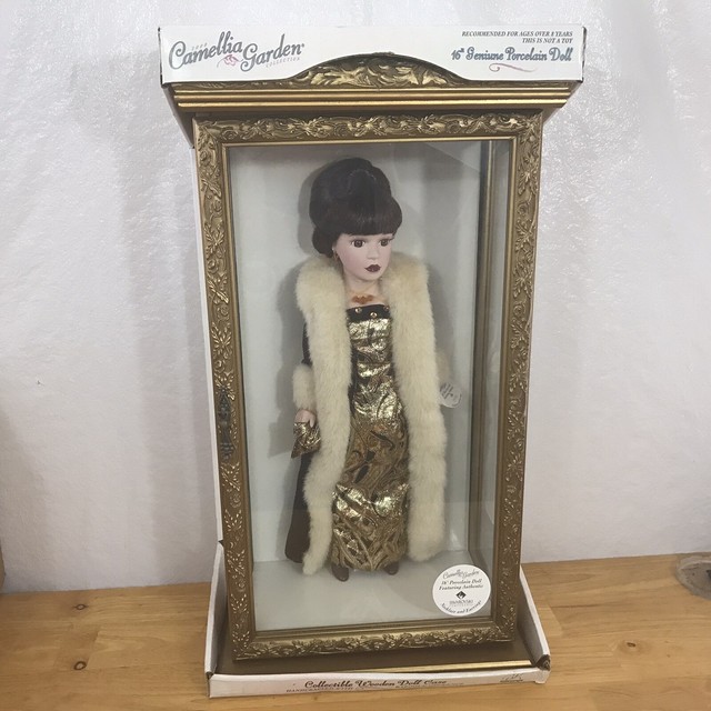 2000 camellia garden 16 porcelain doll