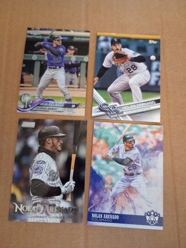 4 Karat Menge Nolan Arenado Karten Rockies