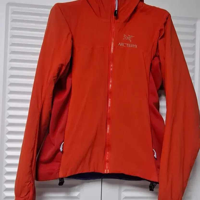 Arc'teryx Atom Jacket Lightweight Functional Hiki… - image 2