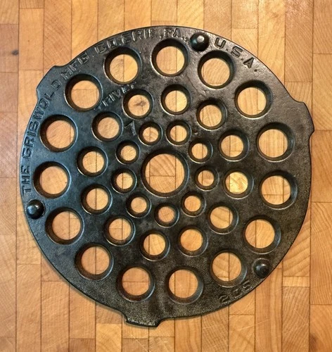 The Griswold Cast Iron Dutch Oven Trivet #7 Made In USA Vintage