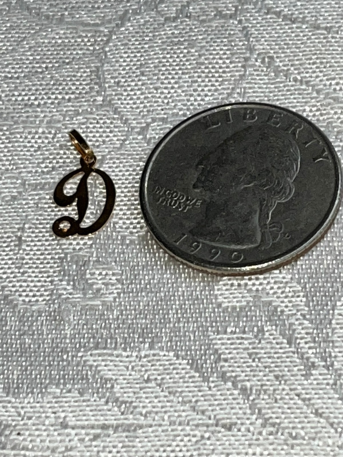 14K Solid Yellow Gold Script Letter "D" Initial C… - image 3