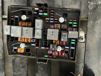 2008 gmc sierra cigarette lighter fuse OEM GMC CHEVY SILVERADO SIERRA UNDER HOOD FUSE BLOCK 2019-2022 86777158