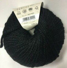 4 pelotes de laine/ 1 pelote =150g= 1 bonnet/ alpaga et laine/ noir