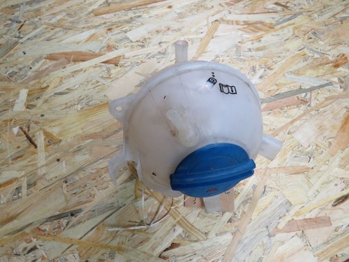Audi VW  Ausgleichsbehälter Kühlflüssigkeit M16879 1k0121407a