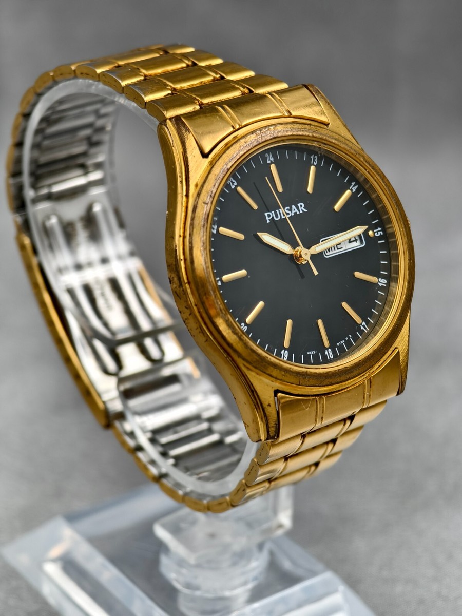 Vintage Pulsar by Seiko Mens Day Date Black Dial Gold Tone