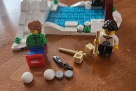 LEGO CREATOR: Winter Skating Scene (40107)