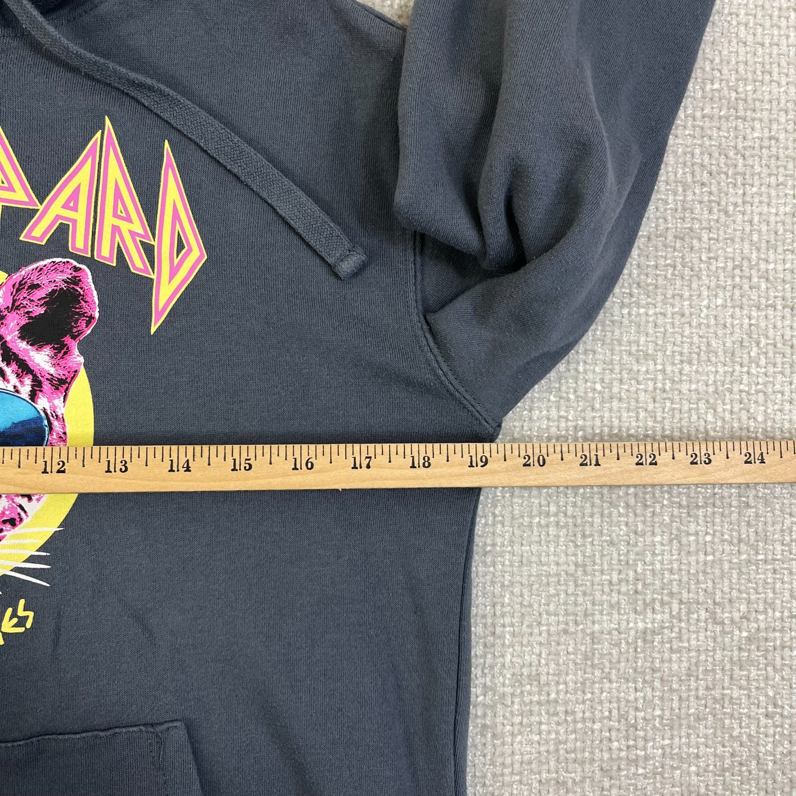 Def Leppard Hoodie Sweatshirt Rock of Ages Women's Small Gray