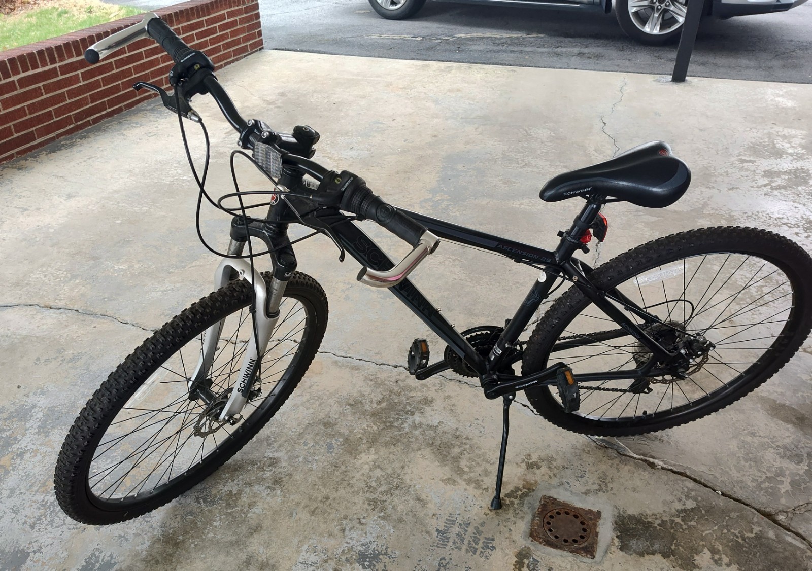 Schwinn Men's Ascension 29" Mountain Bike---Black Excellent 