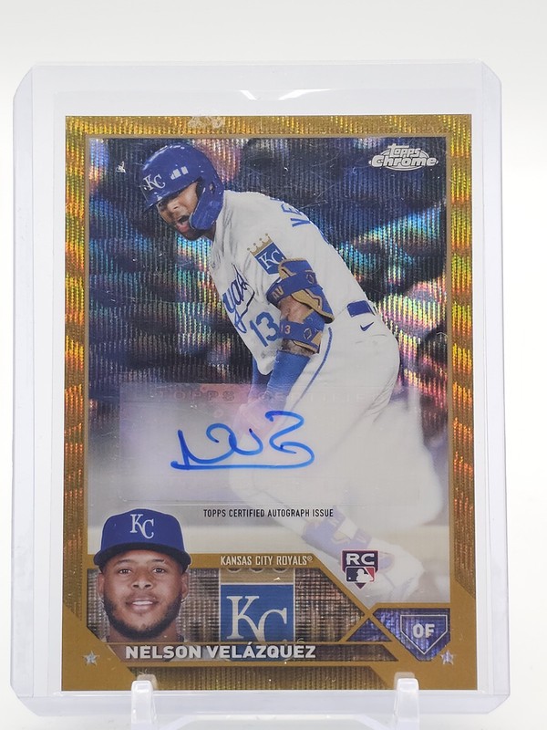 NELSON VELAZQUEZ 2023 TOPPS CHROME ROOKIE AUTO GOLD WAVE REFRACTOR /50 SSP Q6277