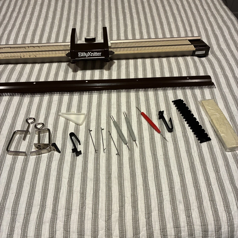 Máquina de tejer fácil blanca vintage hecha en Francia tipo S-7 - ajustable Foto 2 de 4