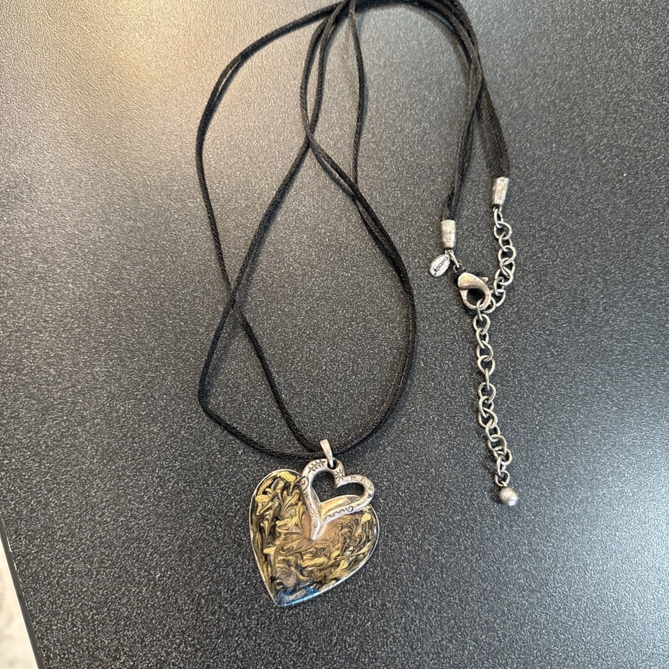 Collar Chicos Love Doble Corazón Colgante Esmalte Brillo en Cordón Negro Foto 2 de 4