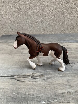 Schleich Clydesdale Mare Brown White Braided Mane Red Bows Horse Figure D-73527