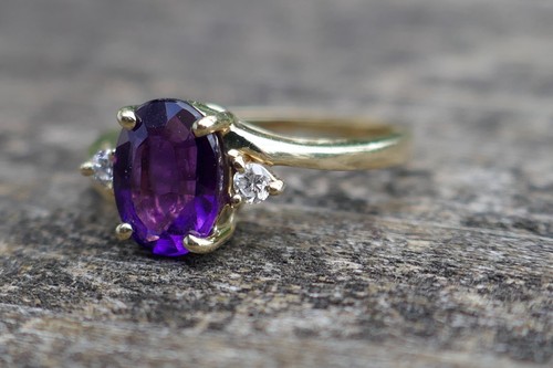 Ladies 14K Yellow Gold Amethyst & Accent Diamond Ring - Size 5, 2.8 grams - Picture 3 of 13