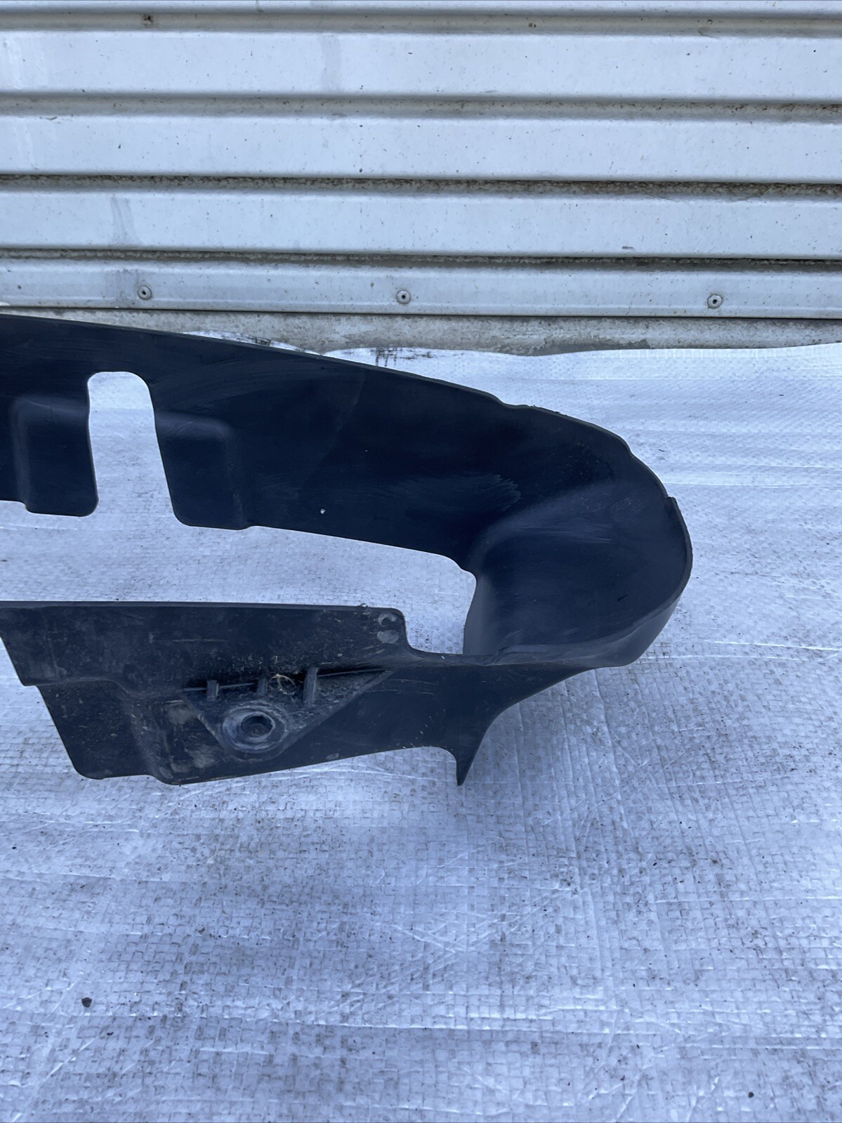 2013 - 2016 MASERATI QUATTROPORTE AIR INTAKE RADIATOR DUCT OEM 670009830