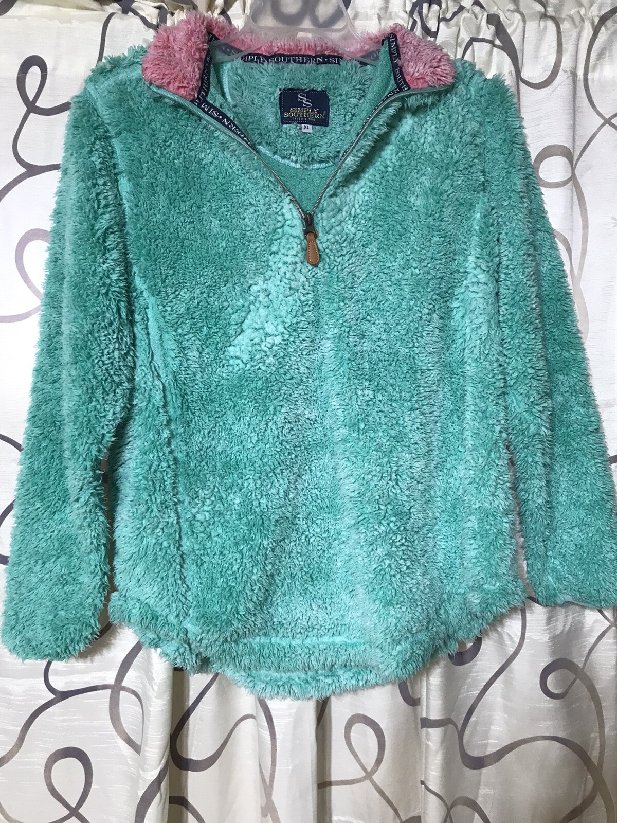 Simply Southern Mint/Pink Faux Fur Pullover Womens Size XL