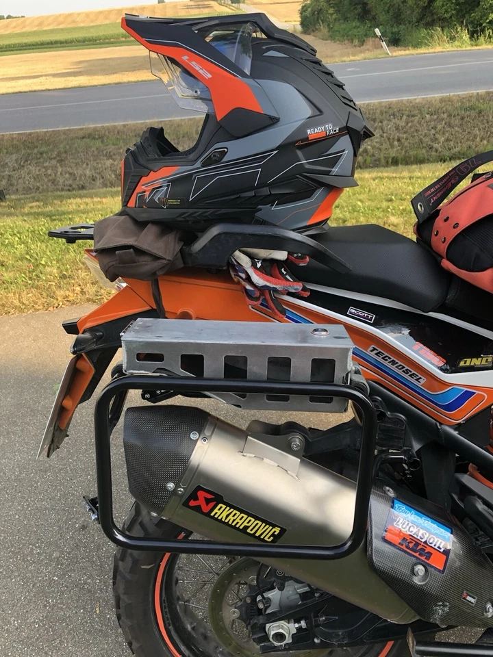 Gepäckträger Motorrad KTM 1190 R Oder Auch KTM 1200  Universal Werkzeug, Box. - Bild 3 von 4