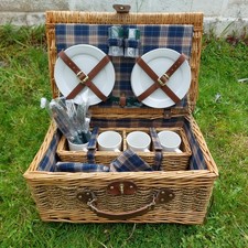Luxury Wicker Picnic Hamper Basket Set for 4 Ceramic Plates & Mugs Blue Gingham